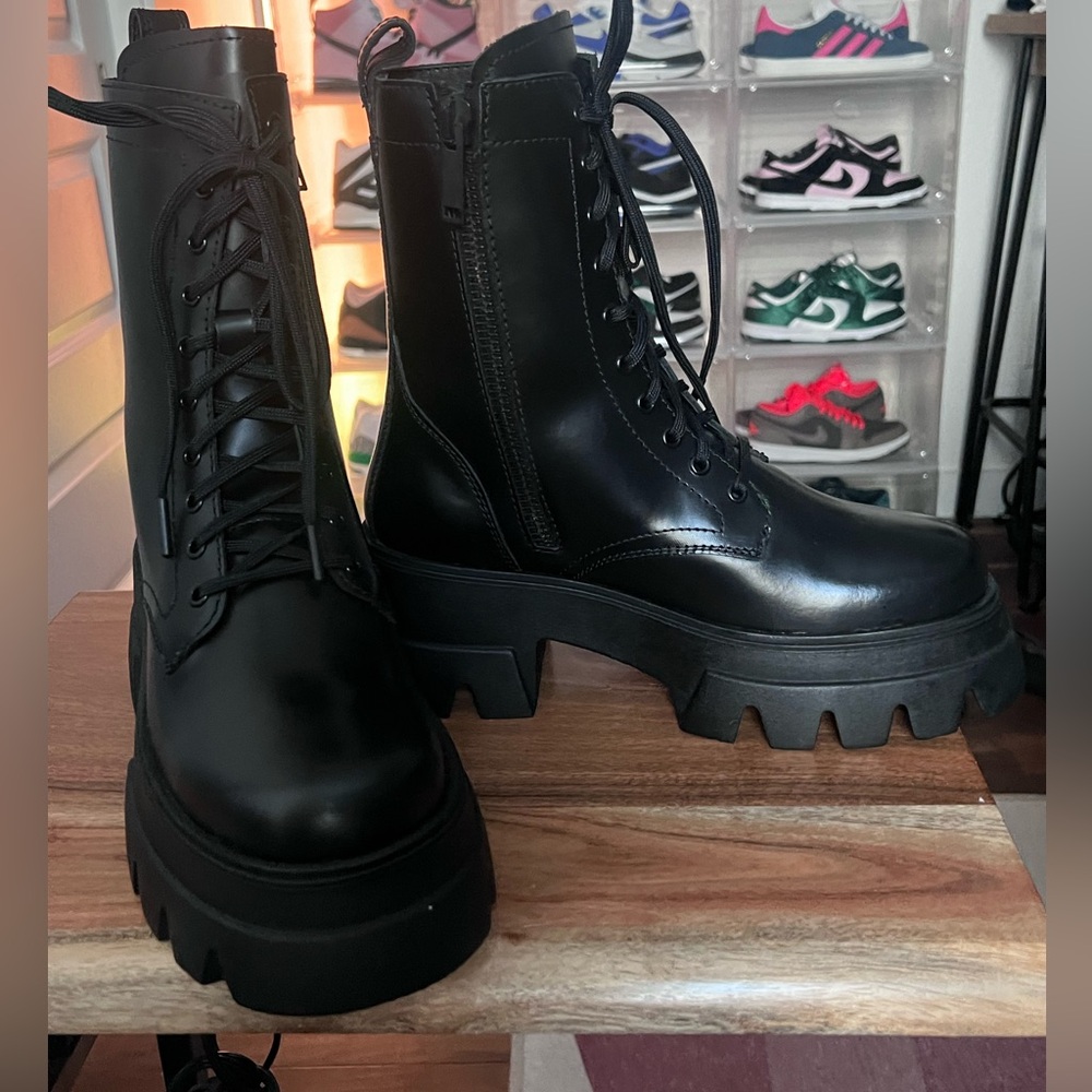 Get ready for winter! Thursday chunky combat boots